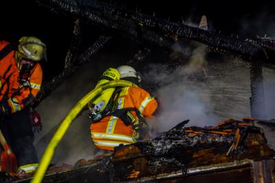 Korntal-Muenchingen: Brand eines Stallgebauedes